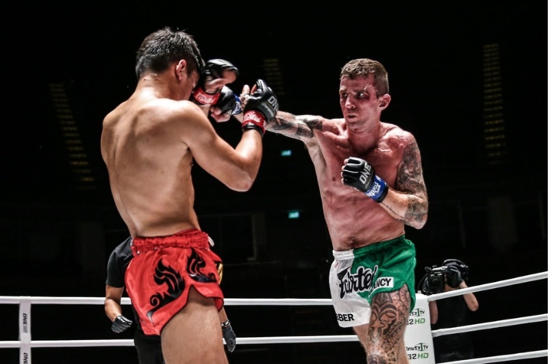 Kỹ thuật Muay Thái cơ bản: Kỹ thuật Clinch
