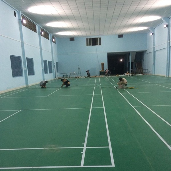 Sân cầu lông tại Trường THPT Minh Đức