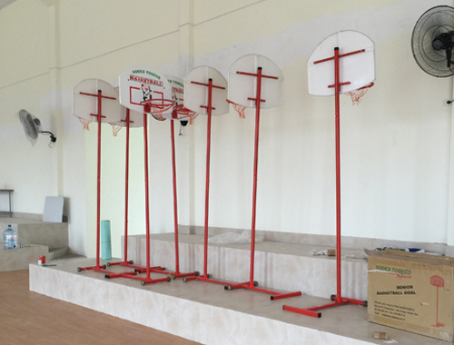 Lắp trụ bóng rổ