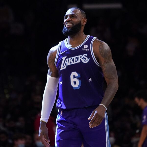 Cầu thủ Lebron James