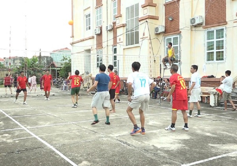 Cách búng bóng chuyền hơi đúng kỹ thuật