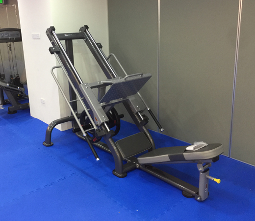Dự án thi công và lắp đặt phòng tập Gym tại Thái Hà - Hà Nội 4 Máy tập đá đùi Impulse
