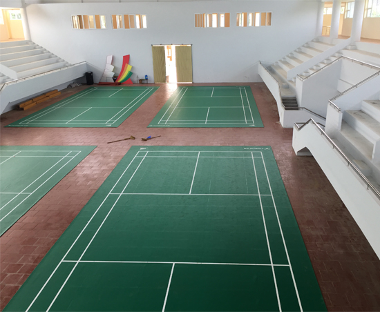 Sân cần lông nhà VHTT huyện Phù Yên 