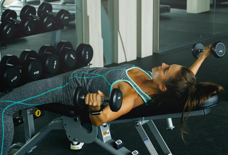 Bài tập Dumbbell Bench Press cho vai và ngực