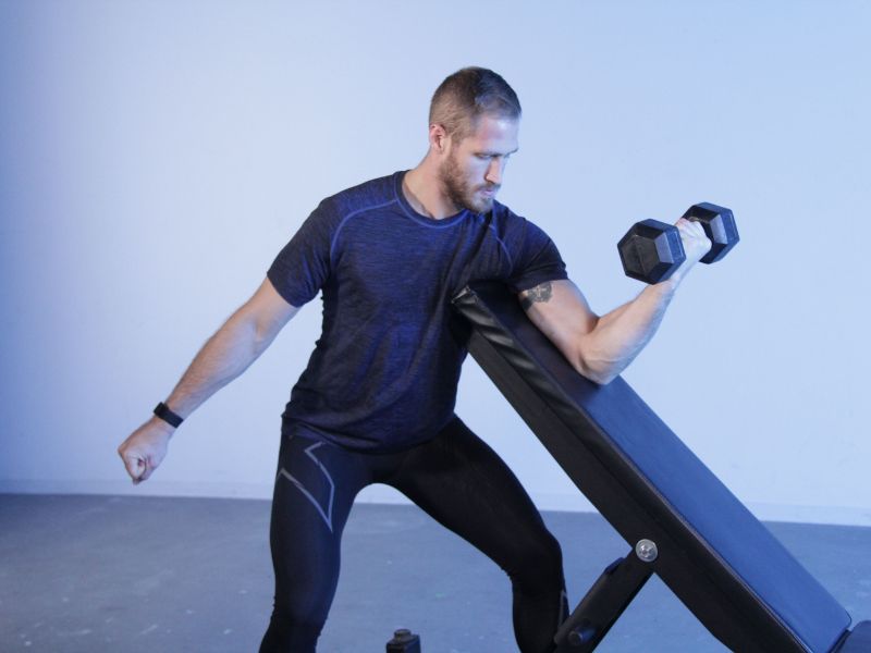 Bài tập Single Arm Preacher Curl