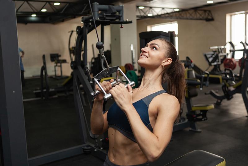 Lat Pulldown là gì? Cách tập để phát triển cơ xô hiệu quả nhất? 5 V Bar Pulldown Kéo Xô