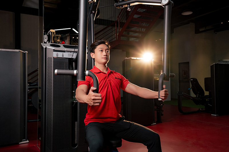 Bài tập cho cơ ngực với giàn tạ 