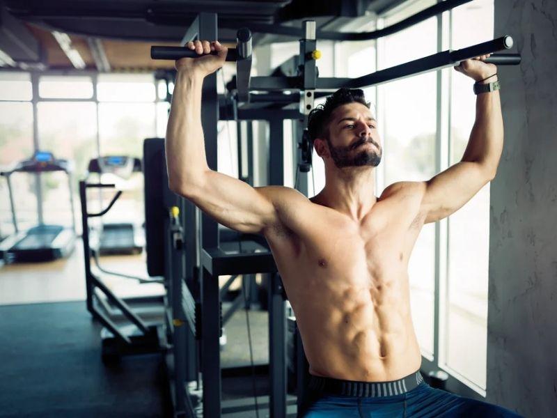 Các bài tập cầu vai tại nhà hiệu quả nhất dành cho dân tập Gym 1 Bài tập đẩy tạ trên máy