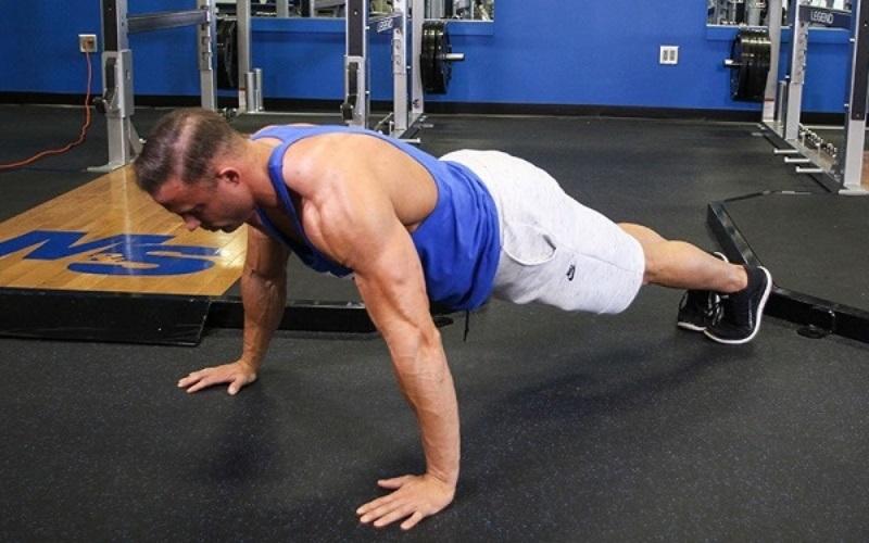 Push Up là gì? Hướng dẫn tập Push up cơ bản cho người mới 4 Bài tập Wide Grip Up