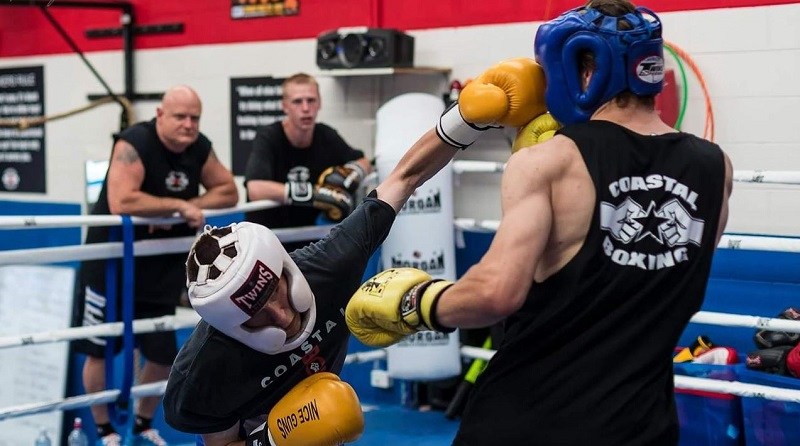 Đòn Overhand là một kỹ thuật mạnh mẽ và thường được sử dụng để gây bất ngờ cho đối thủ