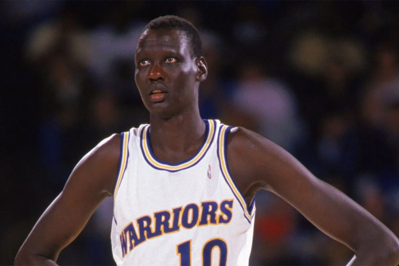 Cầu thủ bóng rổ Manute Bol