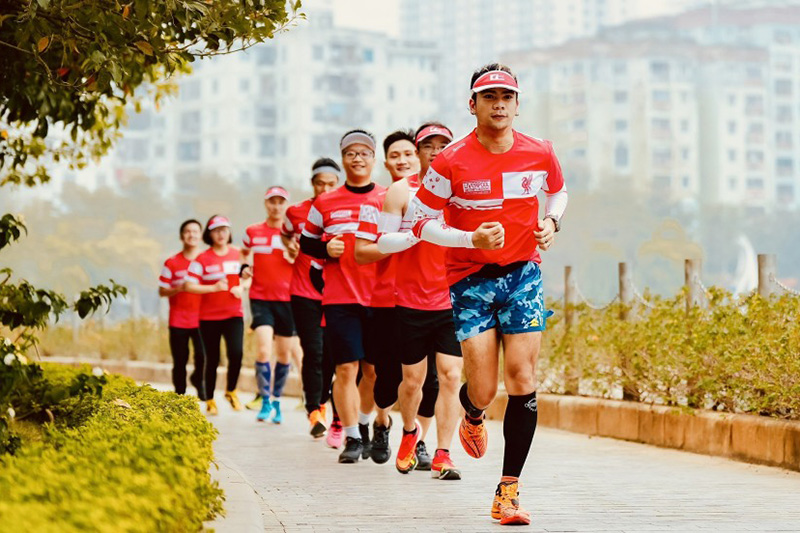 Chọn giày chạy bộ vừa chân và êm ái 