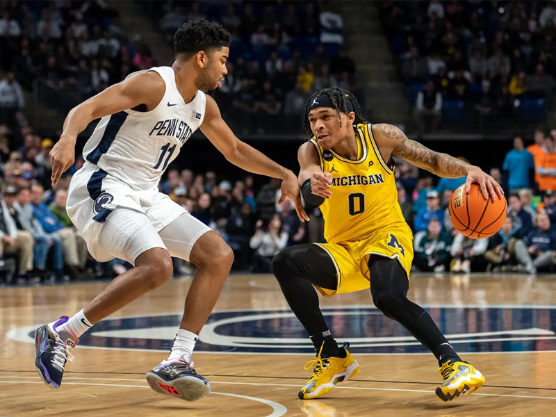 Kỹ thuật Crossover Dribble giúp bạn đưa bóng qua đối thủ nhanh 