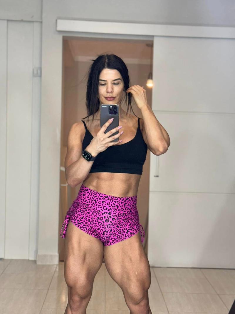 Eva Andressa là một Fitness Model nữ nổi tiếng 