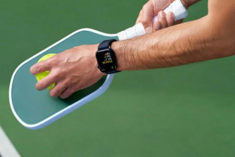Hướng dẫn kỹ thuật giao bóng xoáy pickleball chi tiết nhất! 3 Kỹ thuật giao bóng xoáy ngang để tấn công vào góc sân