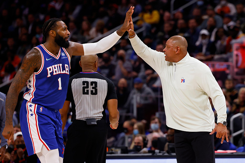 Huấn luyện viên bóng rổ Doc Rivers