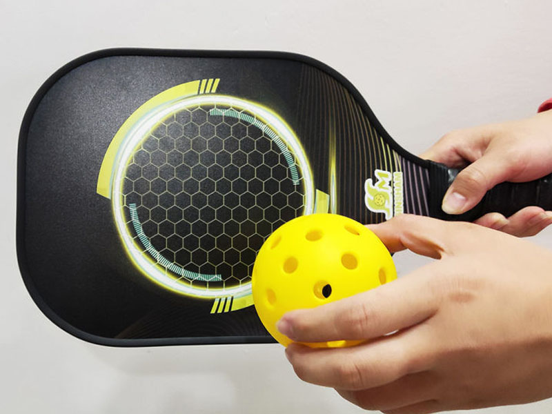 Thử sử dụng vợt pickleball trước khi mua 