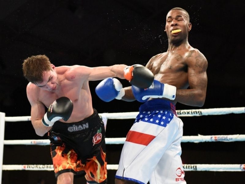 Các kiểu đấm móc trong boxing - nghệ thuật tấn công mạnh mẽ 4 Việc thực hiện đúng cú đấm móc kép đòi hỏi rất nhiều luyện tập