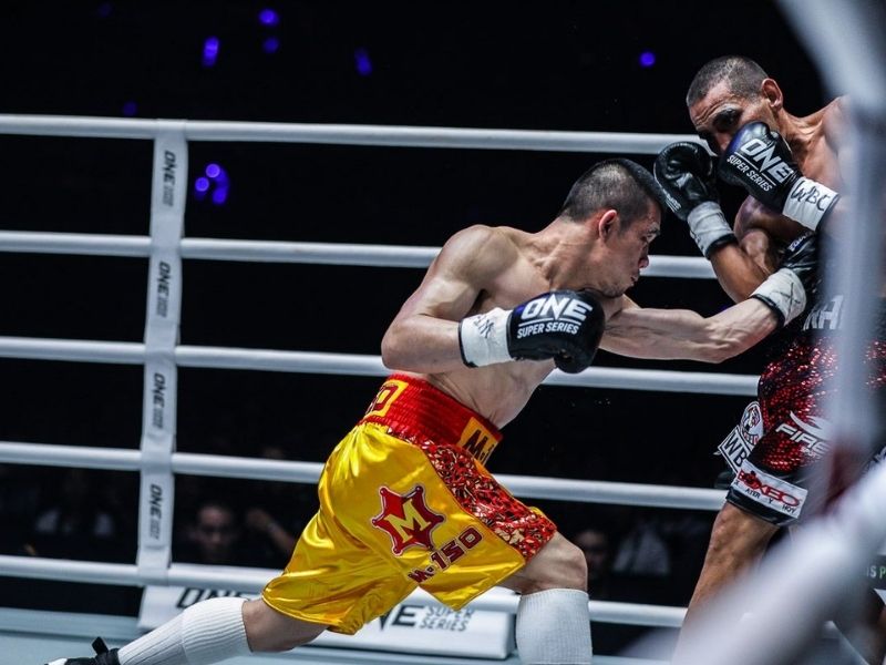 Các kiểu đấm móc trong boxing - nghệ thuật tấn công mạnh mẽ 5 Kiểu đấm móc trong boxing: Cú đấm móc xẻng