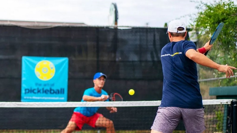 Kỹ thuật bóng xoáy trong pickleball hay và chi tiết nhất! 1 Kỹ thuật bóng xoáy trong pickleball