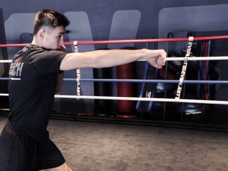 Hướng dẫn kỹ thuật đấm thẳng trong boxing cơ bản 1 Kỹ thuật đấm thẳng trong boxing