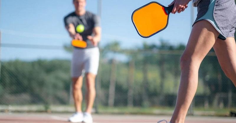 Di chuyển ngang trong pickleball