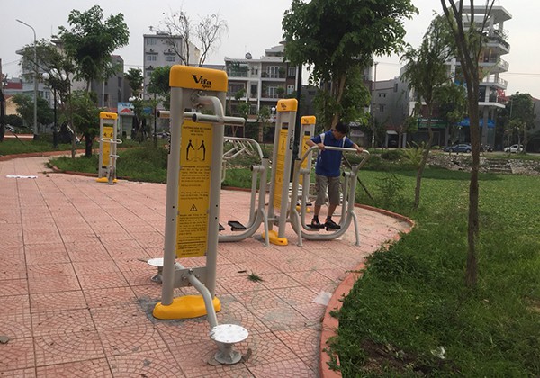 Lắp đặt dụng cụ thể thao ngoài trời
