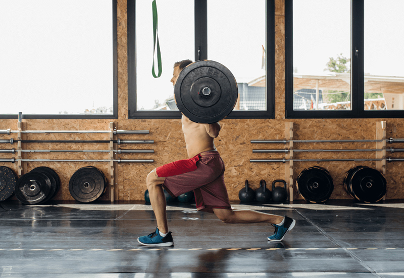 Barbell Lunge là gì? Hình ảnh & video cách tập cho người mới? 2 Tập Barbell Lunge
