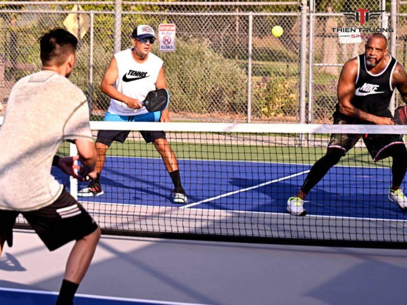 Lợi ích của cách đỡ lốp bóng pickleball