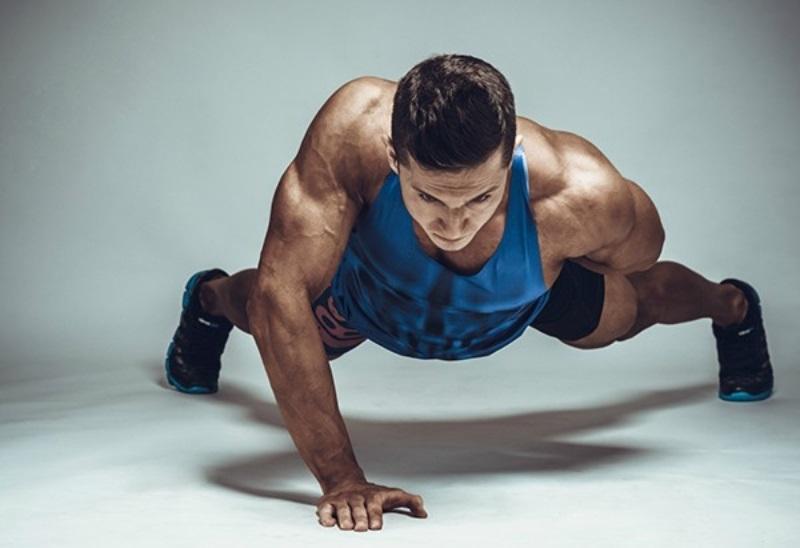 Push Up là gì? Hướng dẫn tập Push up cơ bản cho người mới 9 Bài tập One Arm Push Up