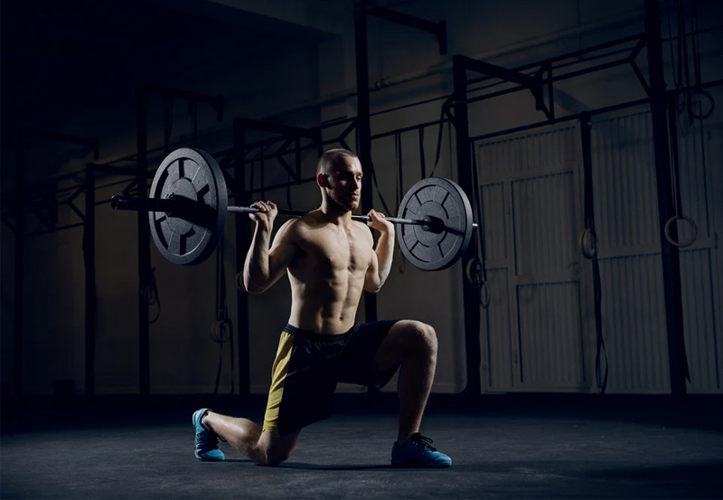 Barbell Lunge là gì? Hình ảnh & video cách tập cho người mới? 4 Tập Barbell Lunge đúng tư thế