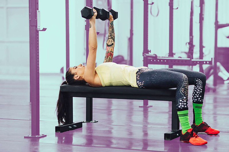 Dumbbell Bench Press - Bài tập ngực với tạ đơn tốt cho Gymer 7 Tập Dumbbell Bench Press đúng kỹ thuật
