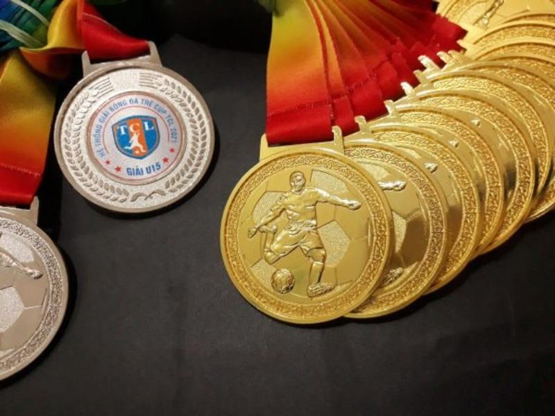 Huy chương bóng đá bằng vàng
