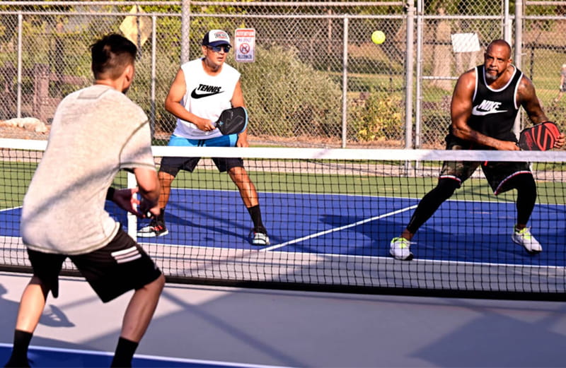 Thực hiện đúng kỹ thuật để tránh đau lưng dưới khi chơi Pickleball 
