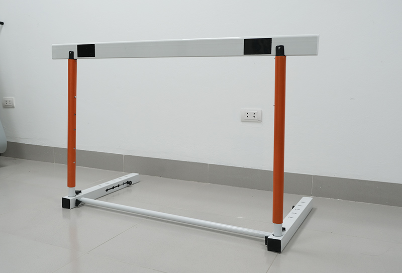 Rào vượt điền kinh TT 903953 4 Xà ngang dài 120cm được làm từ PVC có độ bền cao