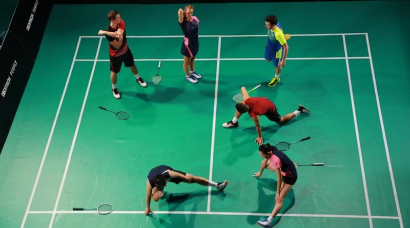 Khởi động, giãn cơ trước và sau khi chơi cầu lông