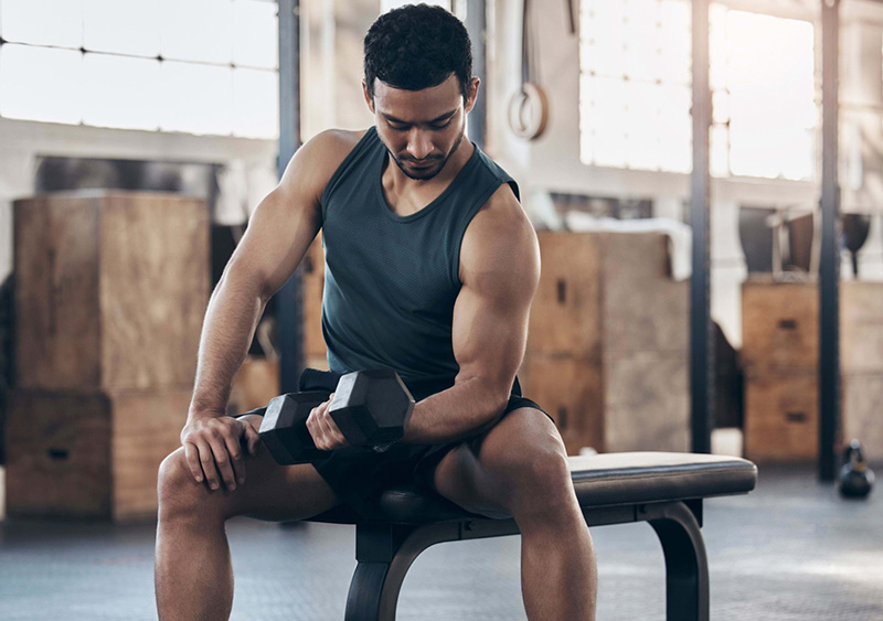 Thực hiện bài tập cho 4 đến 5 nhóm cơ khi đã tập gym trên 1 năm 