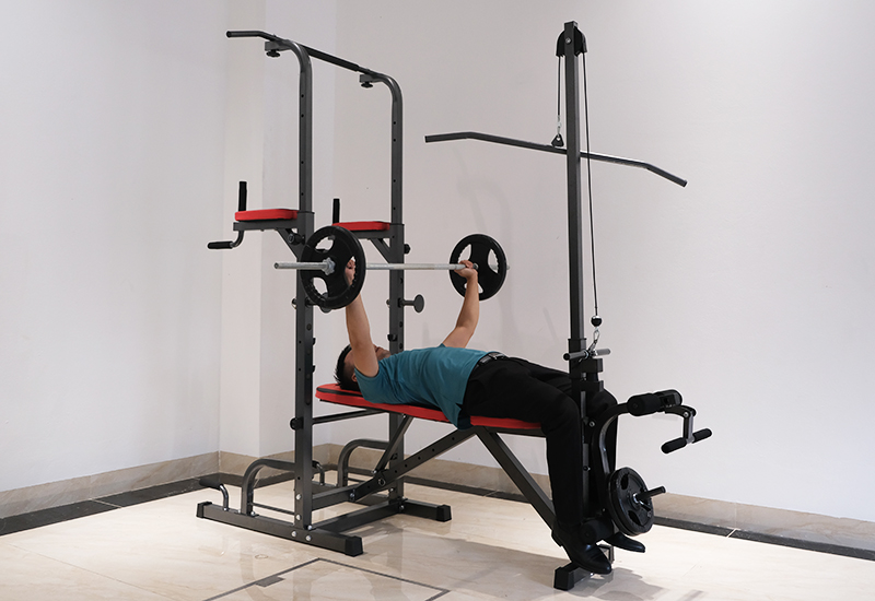 Tập với giàn tạ đa năng 
