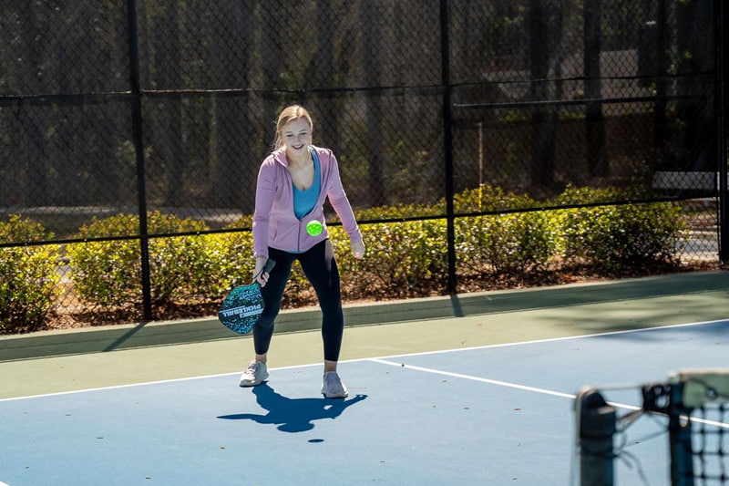 lỗi giao bóng trong Pickleball 