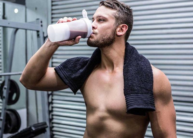 Uống đủ nước không uống quá ít hay uống quá nhiều với các Gymer