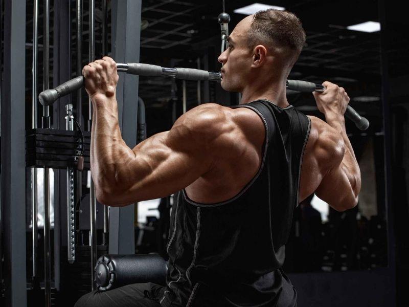 Wide Grip Lat Pulldown là gì?