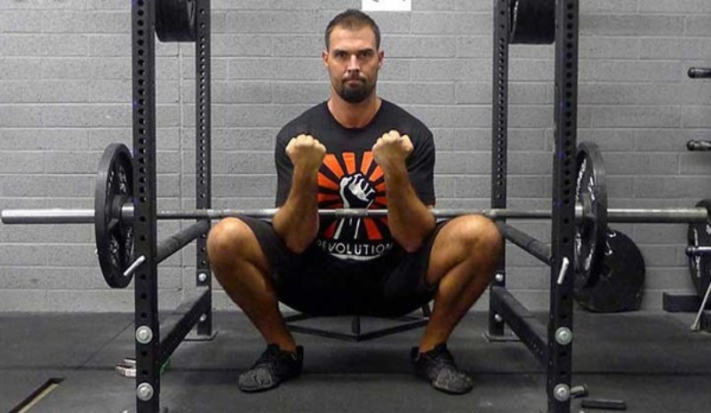Zercher Squat là gì? Cách tập hiệu quả tốt nhất cho người mới 3 Zercher Squat tập trung đùi