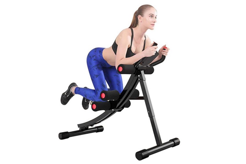 Tập gập bụng với máy tập bụng 