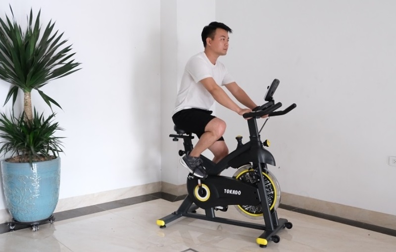 Có nên mua xe đạp tập thể dục tại nhà không