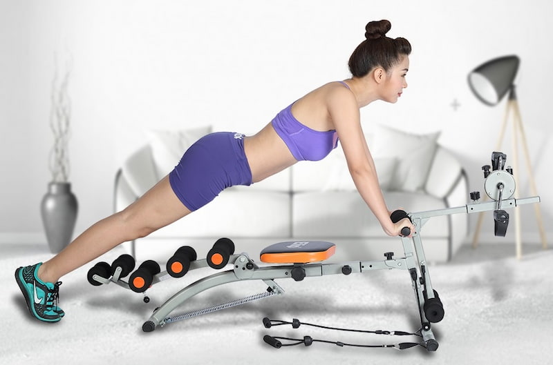 tập luyện với máy tập cơ bụng