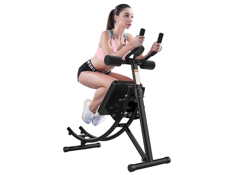 Tập với máy tập cơ bụng đúng cách 
