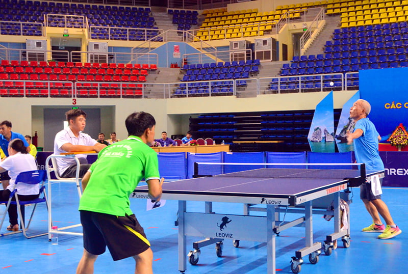 Sân bóng bàn thi đấu 