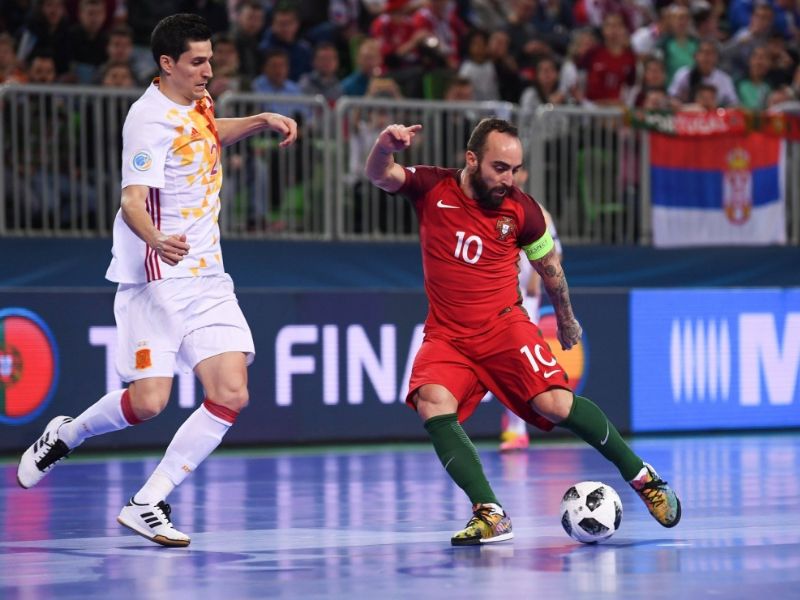 Thi đấu futsal chuyên nghiệp 