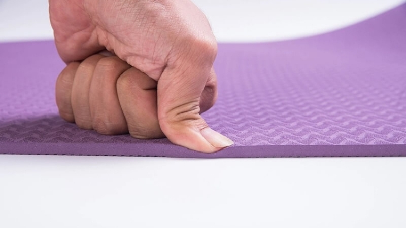 Độ dày thảm yoga