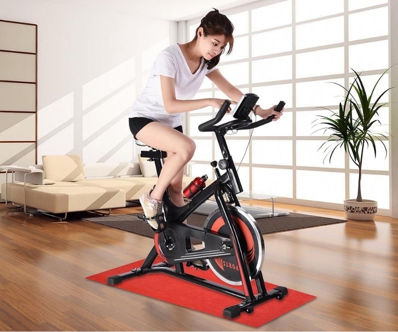 Nên mua máy chạy bộ hay xe đạp tập?